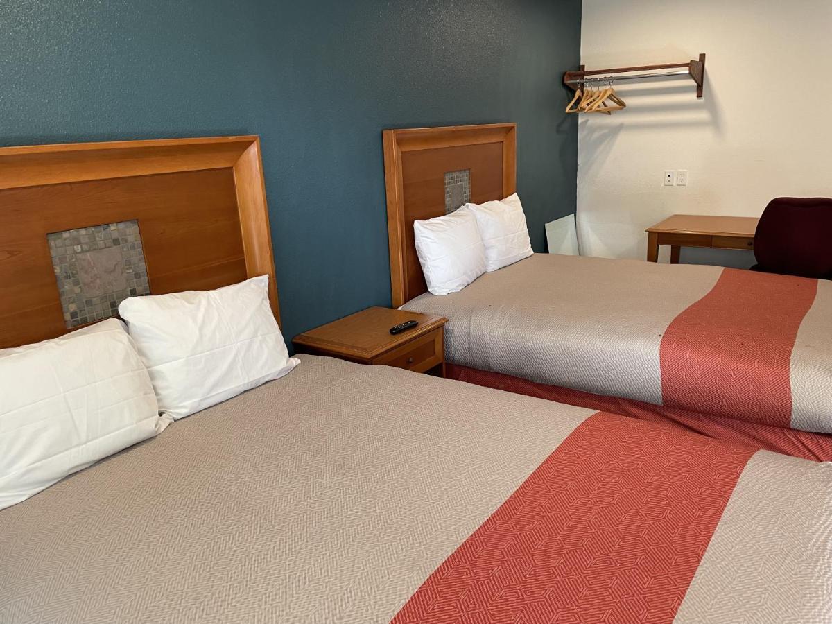 Town Place Studio Apartment Snyder Экстерьер фото