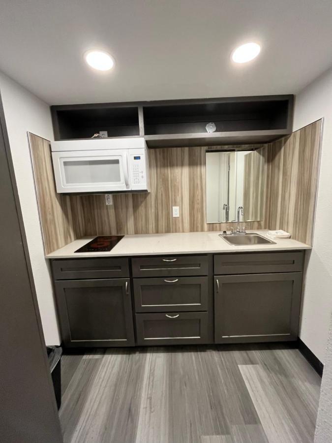 Town Place Studio Apartment Snyder Экстерьер фото