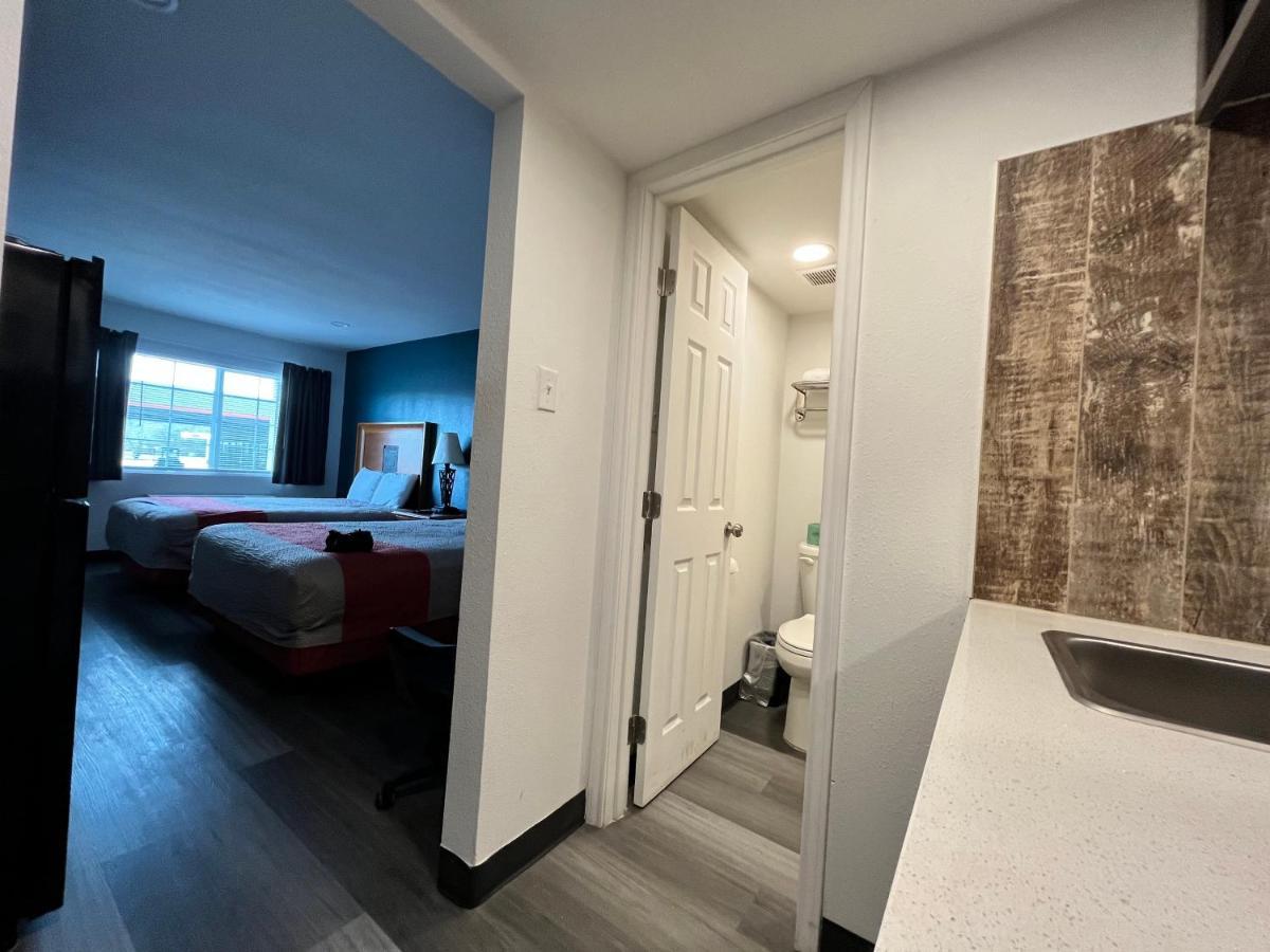 Town Place Studio Apartment Snyder Экстерьер фото