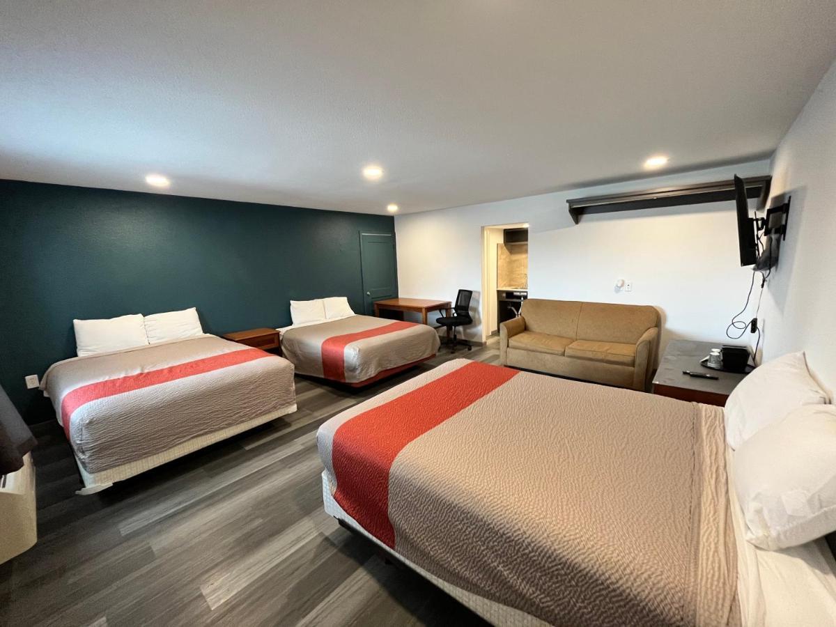 Town Place Studio Apartment Snyder Экстерьер фото