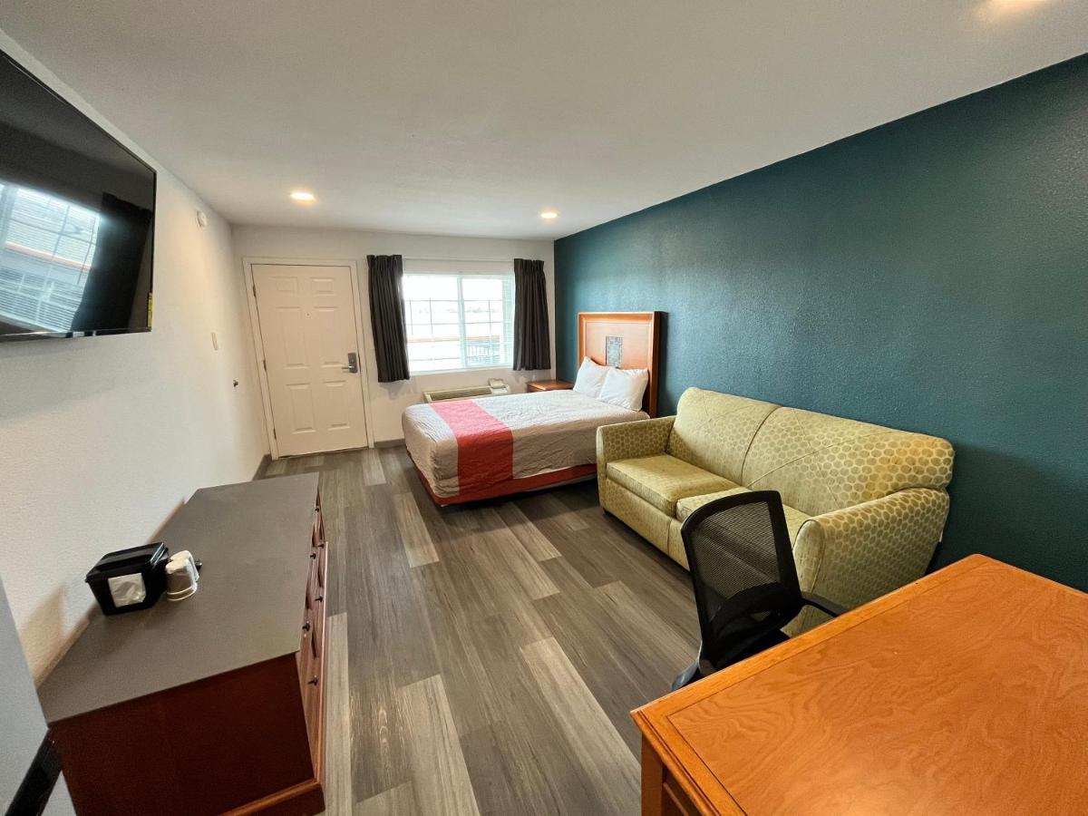 Town Place Studio Apartment Snyder Экстерьер фото