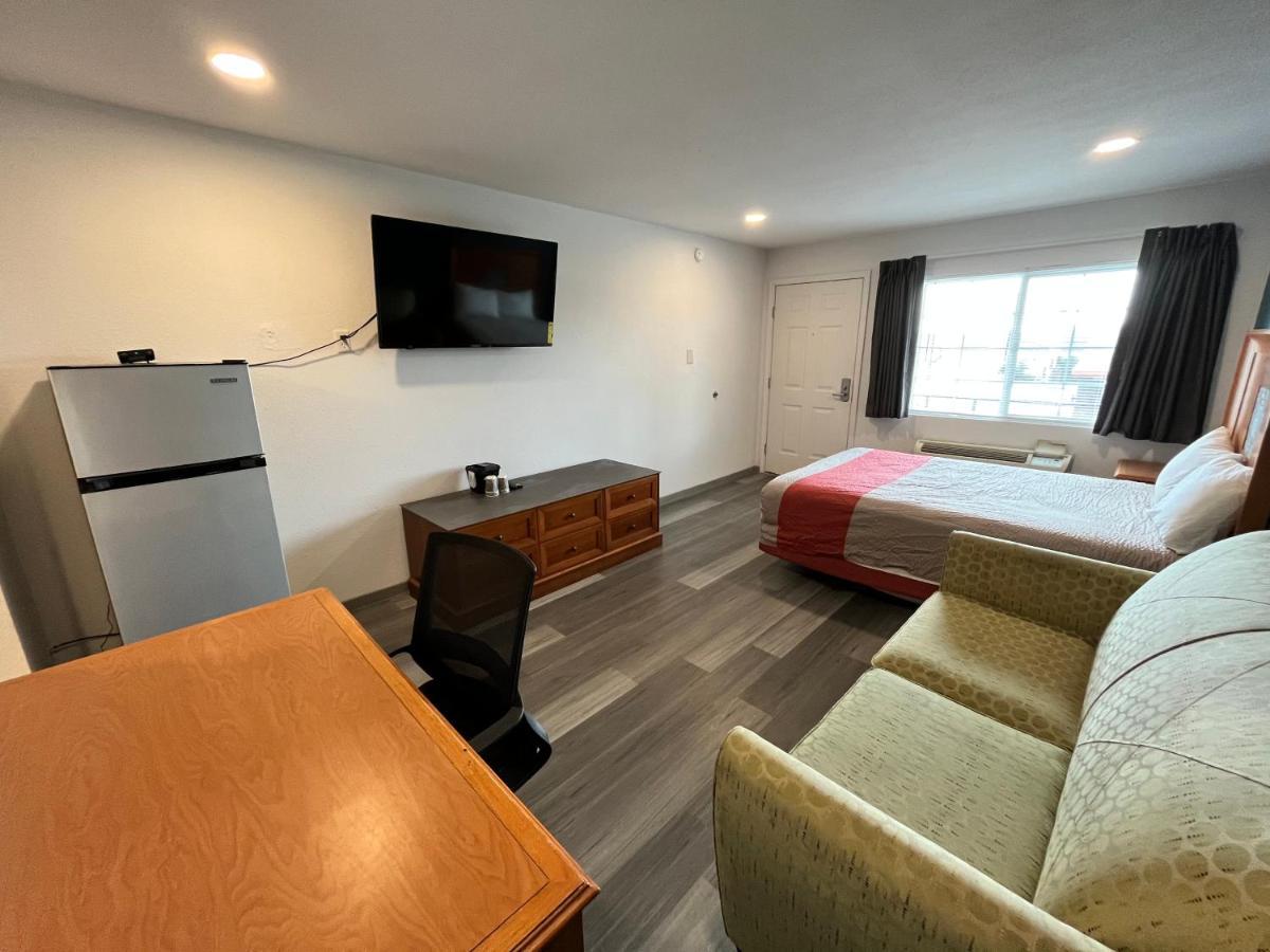 Town Place Studio Apartment Snyder Экстерьер фото