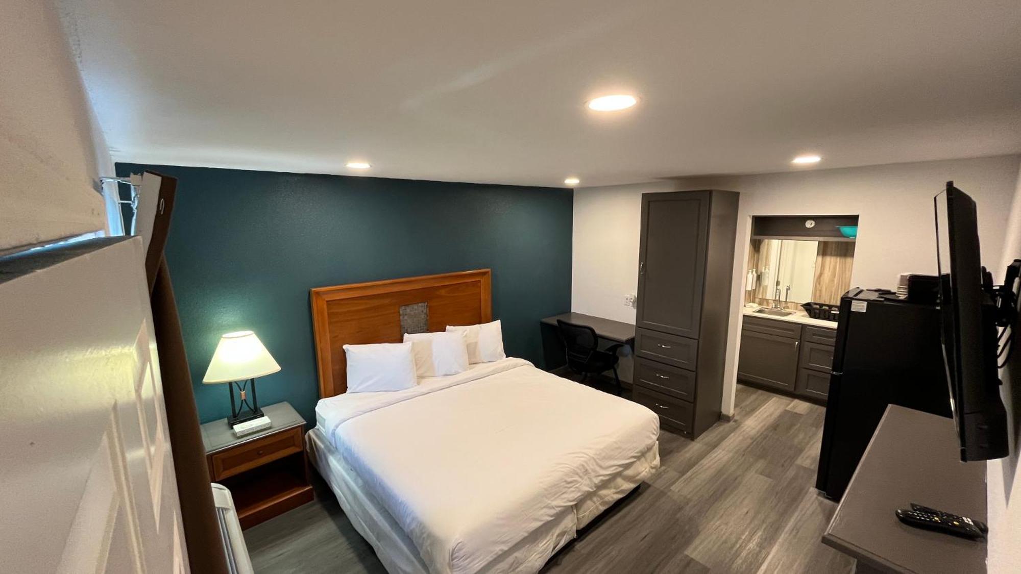 Town Place Studio Apartment Snyder Экстерьер фото