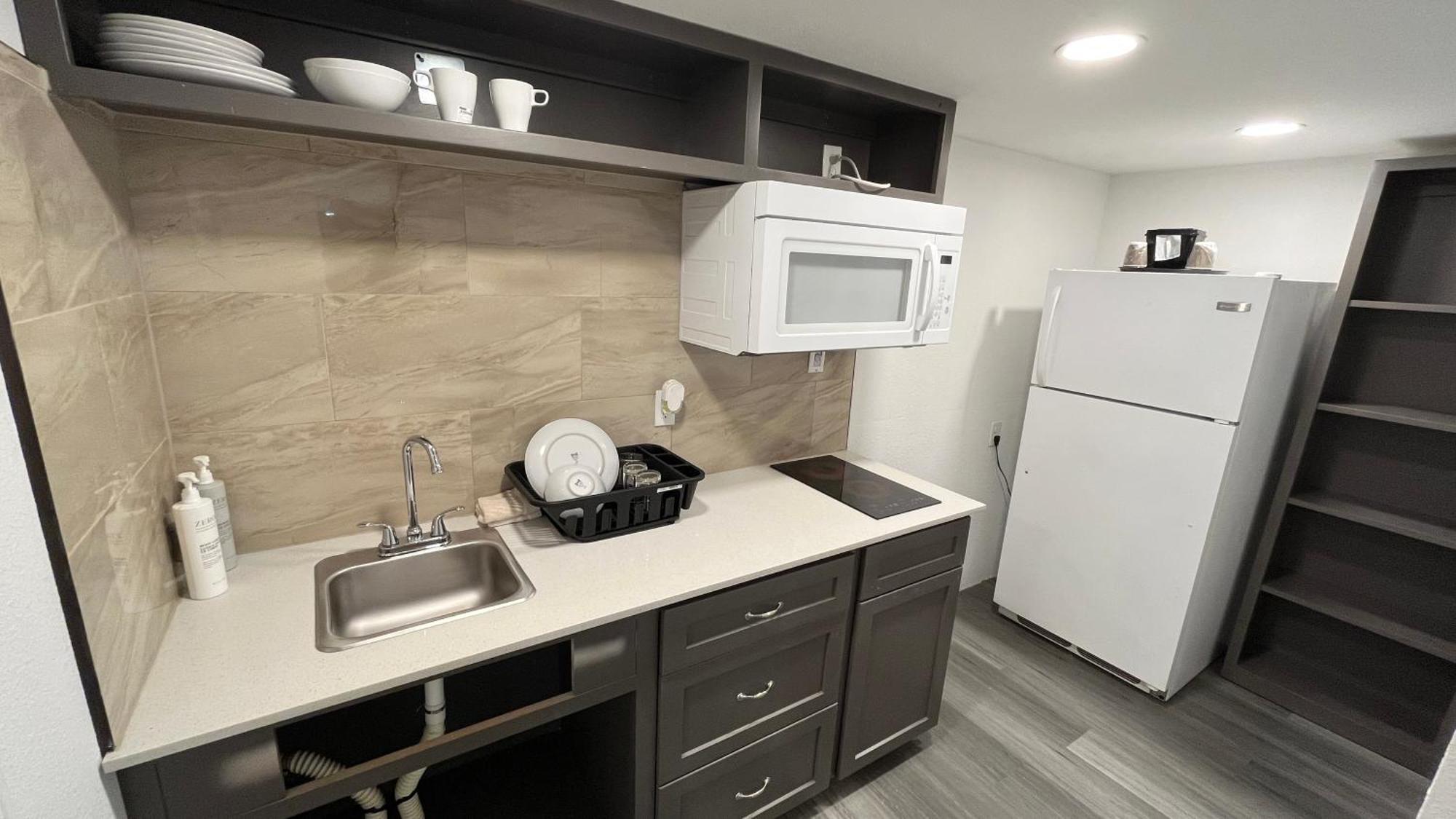 Town Place Studio Apartment Snyder Экстерьер фото
